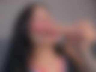 E M E L I E - 89's Live Sex Cam Show