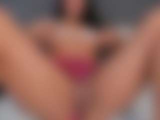 Live cam show with E M E L I E - 89 - Facial on sexylivex.com