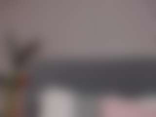 E M E L I E - 89's Live Sex Cam Show