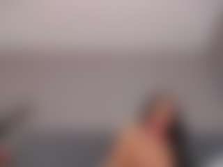 E M E L I E - 89's Live Sex Cam Show