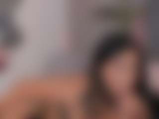 E M E L I E - 89's Live Sex Cam Show