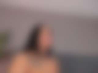 E M E L I E - 89's Live Sex Cam Show