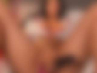 E M E L I E - 89's Live Sex Cam Show