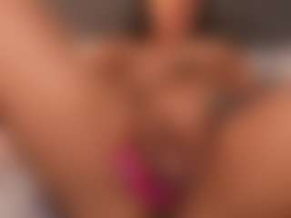 E M E L I E - 89's Live Sex Cam Show