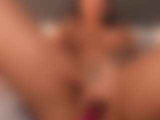 E M E L I E - 89's Live Sex Cam Show