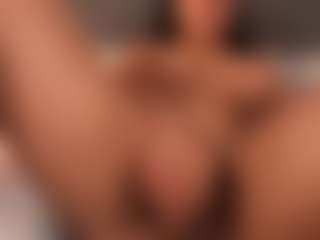 E M E L I E - 89's Live Sex Cam Show