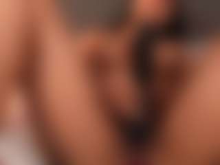 E M E L I E - 89's Live Sex Cam Show