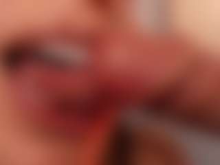 E M E L I E - 89's Live Sex Cam Show
