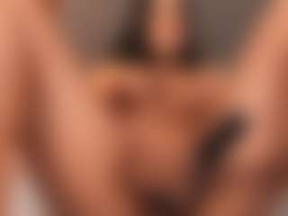 E M E L I E - 89's Live Sex Cam Show