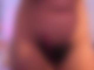 Live cam show with L A I A - Hairy Pussy on madthumbs