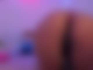 L A I A's Live Sex Cam Show