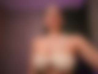 AmyWalkerX's Live Sex Cam Show