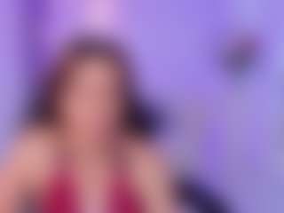 Live cam show with HannaaMills - Skinny on Camming Site