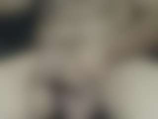 Live cam show with legendario718293 - Living Room on googirlz