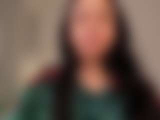 Miisscanela MILF webcam performer live streaming