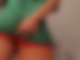 Miisscanela MILF webcam performer live streaming