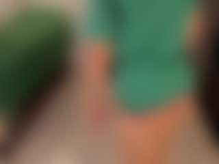 Miisscanela MILF webcam performer live streaming