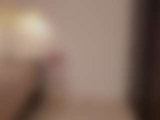 Live cam show with Miisscanela - Fingering MILF on justonemore.cc