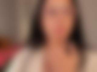 Live cam show with Miisscanela - Fingering MILF on Camsoda