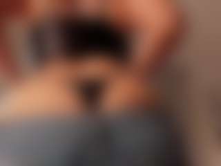 Miisscanela MILF webcam performer live streaming