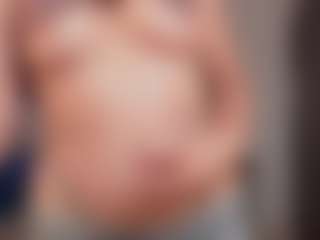 Miisscanela MILF webcam performer live streaming