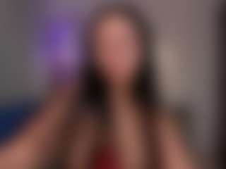 Miisscanela MILF webcam performer live streaming