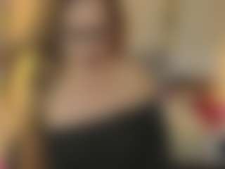 Live cam show with gisela27 - Glasses on AdultVida.com