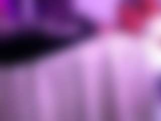 Live cam show with miabella - Shaved on Camming Site
