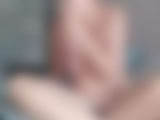 Live cam show with Alicia-Sage - Granny Dildo on CamClone