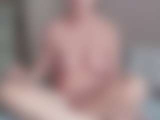 Live cam show with Alicia-Sage - Granny on chickslive.net
