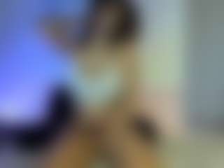 Live cam show with CCSummerz - Landingstrip on Cam Slut