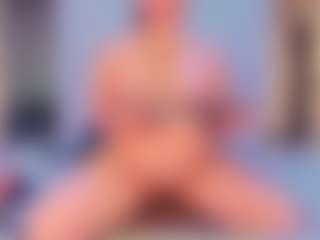 Live cam show with Julia Davis - Granny on Mixed Magazine Live