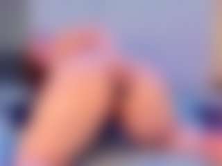 Live cam show with Julia Davis - Control on TeamSkeetLive