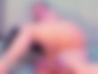 Live cam show with Julia Davis - Fingers on studioflirtlive.com