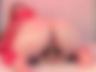 Live cam show with Julia Davis - Interactivetoy on Camsoda