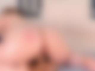 Live cam show with Julia Davis - Facefuck on Camsoda