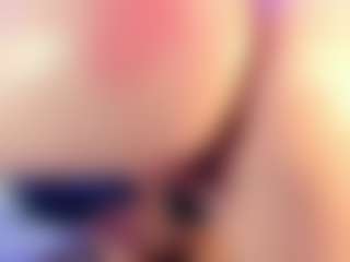 Live cam show with Julia Davis - Lush Latina on Camming Site