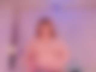 Live cam show with Julia Davis - Curvy Teen (18+) on pussylord.com