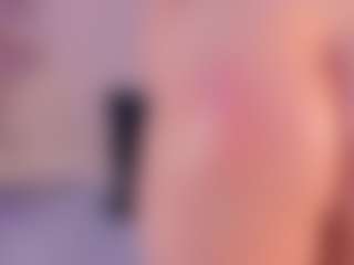 Live cam show with Julia Davis - Teen (18+) on https://playwithruby.com