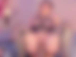 Live cam show with Julia Davis - Lovense Latina on Soda Cam