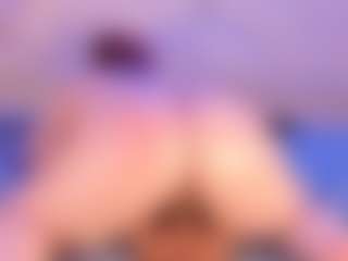 Live cam show with Julia Davis - Cum Curvy on liverealitysex.com