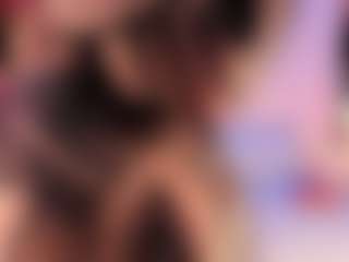 Live cam show with Julia Davis - Oil on Camsoda