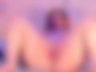 Live cam show with Julia Davis - Camel Toe on Gym Cam Girls