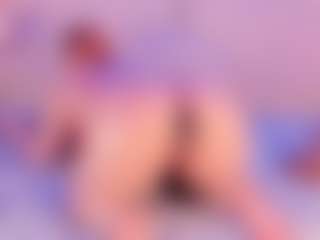 Live cam show with Julia Davis - Control on Camming Site
