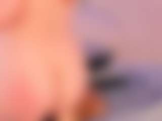 Live cam show with Julia Davis - BBW on AdultVida.com