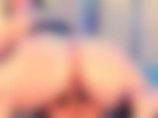 Live cam show with Julia Davis - Brown Eyes on Camsoda