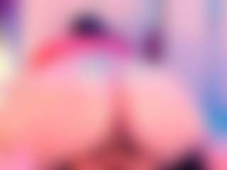 Live cam show with Julia Davis - Camel Toe on pussylord.com