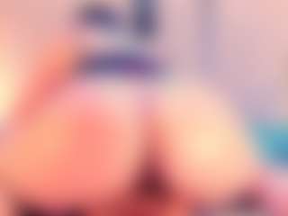 Live cam show with Julia Davis - Pleasure on Camsoda