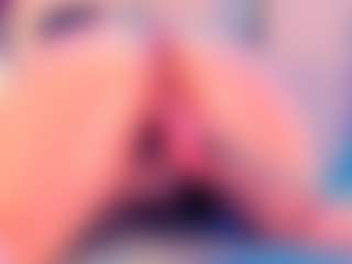 Live cam show with Julia Davis - Interactivetoy on Sweet Sext