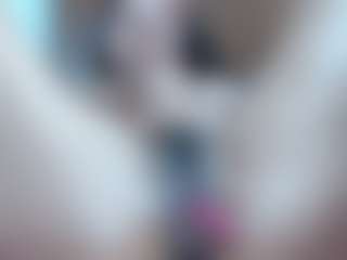 Live cam show with CarolinaAngel - Average on luckytryst.com